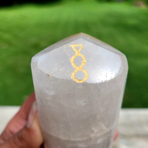 Integration Quartz Crystal Tower - Picture 3 of 9